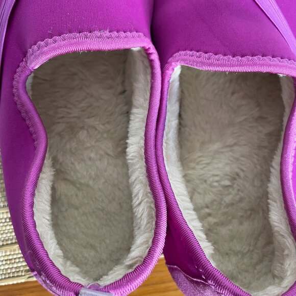 KoziKicks Woman's Slippers Sz LARGE (8.5 -9.5) - Picture 7 of 8